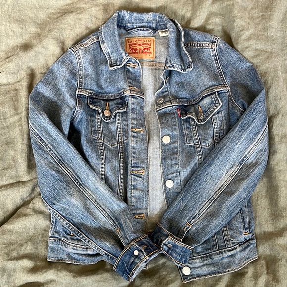 Levi's jean jacket - Picture 1 of 1